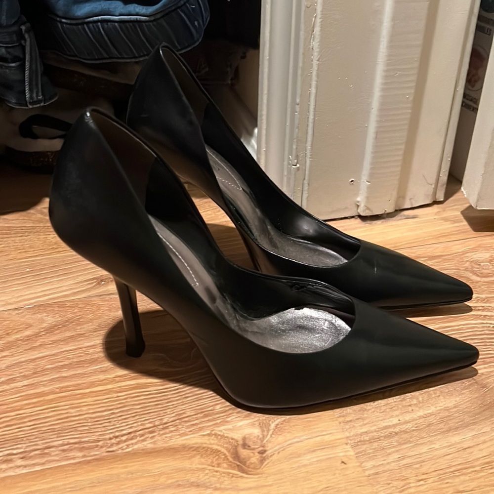 Black Guess heels 7.5